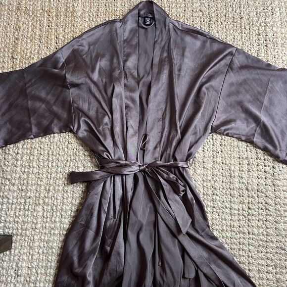 Victoria's Secret Robe - Picture 1 of 2